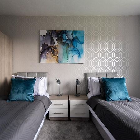3 Bed Apartment - Perfect For Contractors Near Liverpool Airport Hale  المظهر الخارجي الصورة