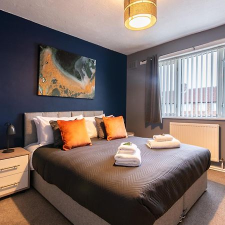 3 Bed Apartment - Perfect For Contractors Near Liverpool Airport Hale  المظهر الخارجي الصورة