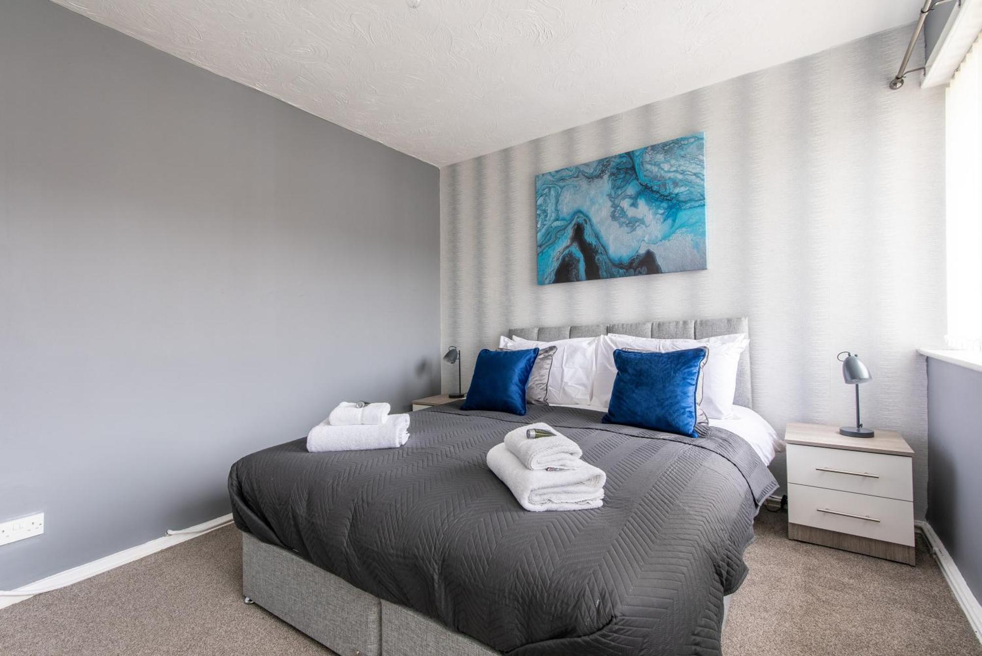 3 Bed Apartment - Perfect For Contractors Near Liverpool Airport Hale  المظهر الخارجي الصورة