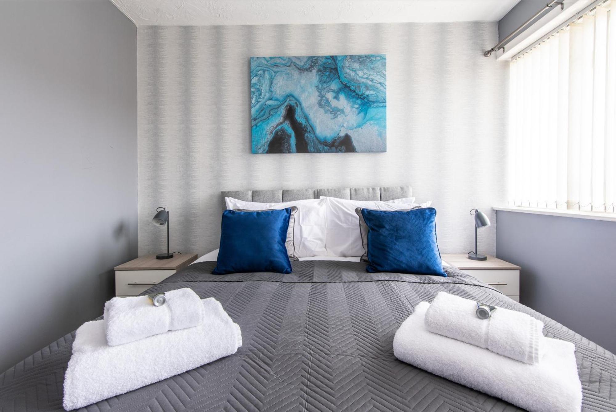 3 Bed Apartment - Perfect For Contractors Near Liverpool Airport Hale  المظهر الخارجي الصورة