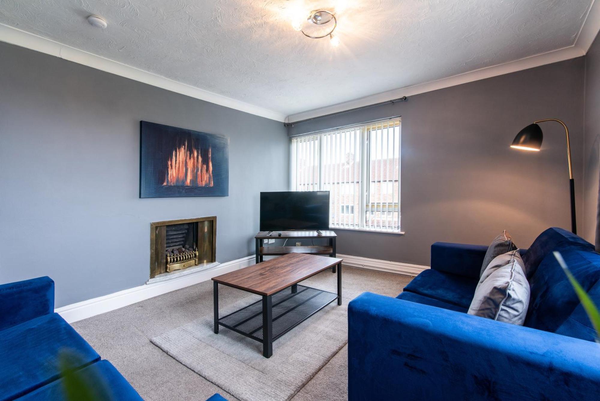 3 Bed Apartment - Perfect For Contractors Near Liverpool Airport Hale  المظهر الخارجي الصورة